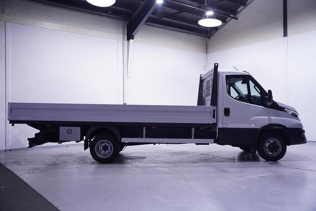 Iveco DAILY 35C18 180 pk Open Laadbak Navi, BPM vrij LxBxH 480x210x40 cm, Airco ECC, Nieuw 2024, 3-Zits