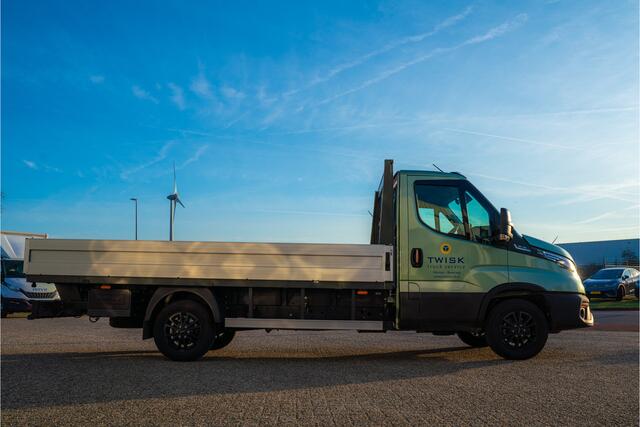 Iveco DAILY SPECIAL EDITION 35S16Ha8 BPM VRIJ 2.3 156pk/400nm Euro 6, 8 traps VOL automaat, open laadbak 410cm * 207cm, zeer rijk uitgerust