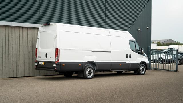 Iveco DAILY 35S16V 2.3 410 H2 L4H2 | Direct Leverbaar | Complete Betimmering Laadruimte | Parkeersensoren | Cruise Control