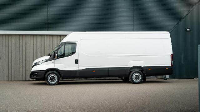 Iveco DAILY 35S16V 2.3 410 H2 L4H2 | Direct Leverbaar | Complete Betimmering Laadruimte | Parkeersensoren | Cruise Control