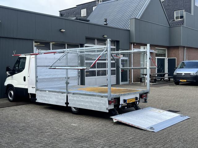 Iveco DAILY 35S14N Automaat met Laadklep Luchtvering Airco Cruise controle 3-Persoons Hogeschotten Gereedschapskist Open laadbak Pick-up P-up Bakwagen 1e eigenaar Euro 6