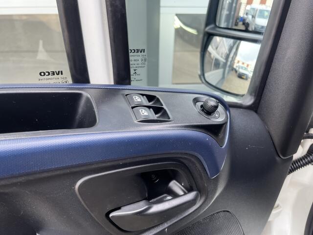 Iveco DAILY 35S14N Automaat met Laadklep Luchtvering Airco Cruise controle 3-Persoons Hogeschotten Gereedschapskist Open laadbak Pick-up P-up Bakwagen 1e eigenaar Euro 6