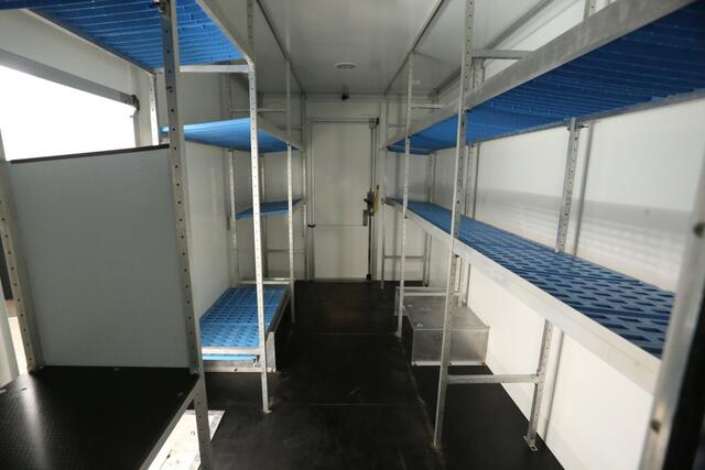 Iveco DAILY 35S14 2.3 410 | Foodtruck | Bezorgauto | Verkoopwagen | Bakwagen | Zijdeur | Camper | Inrichting | Kasten | Airco | Camera | Treeplank