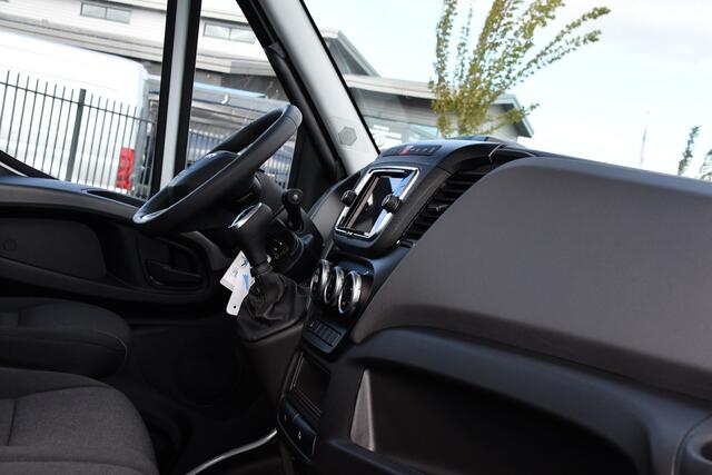 Iveco DAILY 35S18 | Oprijwagen | Geveerde stoel | 3,5t trekgw. | Adaptive CC | LED NAV ECC Adaptive CC | Faustmann opbouw | 1100 KG Laadvermogen