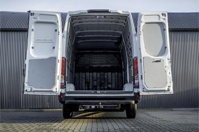 Iveco DAILY **35S14V 2.3 L2H2 | Automaat | Euro 6 | Cruise | Climate | 3500 KG Trekgewicht | Trekhaak**