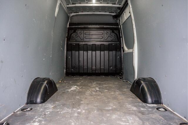 Iveco DAILY **35S14V 2.3 L2H2 | 136 PK | Cruise | Airco | 3500 KG Trekgewicht**