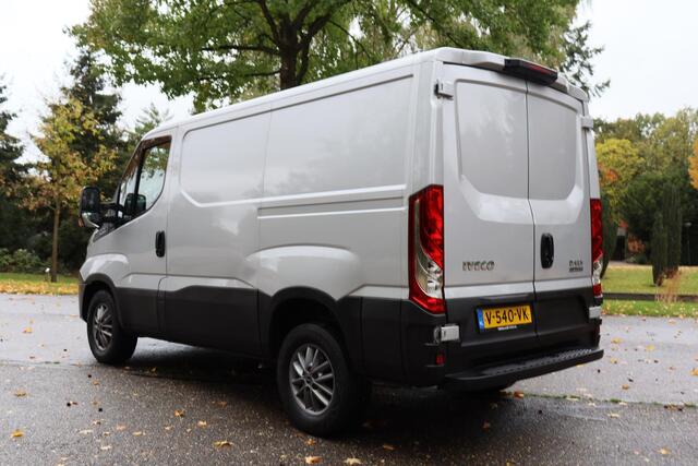 Iveco DAILY 35S14V 2.3 300 H1 2019 | Airco | Parkeersensoren | Cruise Control | Stuurwiel Bediening | 2 Sleutels | Boejes | Elektrische Ramen | Elektrisch Verstelbare Spiegels