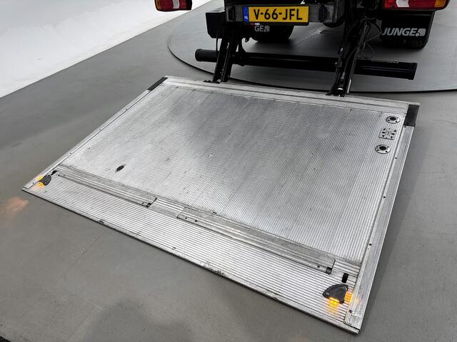 Iveco DAILY 35C16H 2.3 410 Bakwagen Laadklep Dubbel lucht Achteruitrijcamera Automaat Bindrails Meubelbak