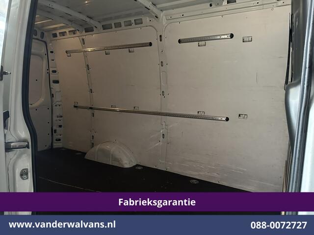 Iveco DAILY 35S16V 157pk L2H2 Fabrieksgarantie Euro6 Airco | 3500kg trekvermogen | Parkeersensoren bijrijdersbank
