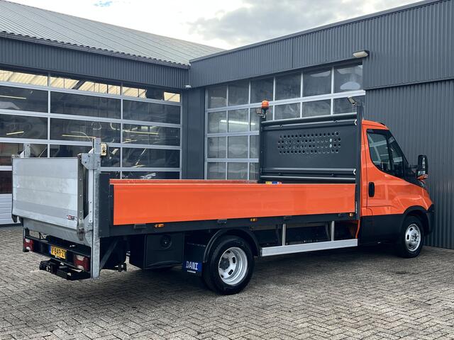 Iveco DAILY 35C14 2.3 375 Laadklep 500kg Trekhaak 3500kg trekgewicht Airco 2-Persoons Open laadbak Pick-up P-up Bakwagen Telefoonverbinding 1e eigenaar Euro 6 Bpm vrij !!!