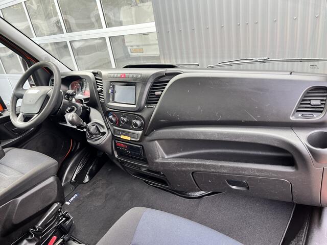 Iveco DAILY 35C14 2.3 375 Laadklep 500kg Trekhaak 3500kg trekgewicht Airco 2-Persoons Open laadbak Pick-up P-up Bakwagen Telefoonverbinding 1e eigenaar Euro 6 Bpm vrij !!!