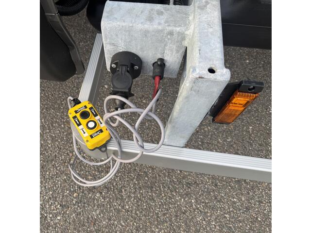 Iveco DAILY 35C18H 3.0 410 BPM VRIJ /LAADBAK 7500KG/ AUTOMAAT/