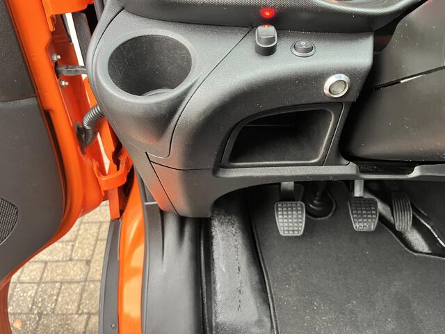 Iveco DAILY 35C14 2.3 375 Laadklep 500kg Trekhaak 3500kg trekgewicht Airco 2-Persoons Open laadbak Pick-up P-up Bakwagen Telefoonverbinding 1e eigenaar Euro 6 Bpm vrij !!!