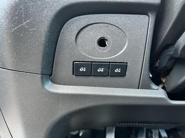 Iveco DAILY 35S14 2.3 Autotransporter Tijhof 5.14 M Airco Cruise controle 3500kg Trekhaak 1145kg Laadvermogen Luchtvering Autoambulance Transporter Euro 6 Oprijwagen 3-Persoons Pick-up Open laadbak Bakwagen P-up