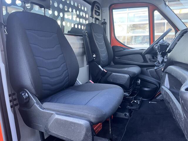 Iveco DAILY 35C14 2.3 375 Laadklep 500kg Trekhaak 3500kg trekgewicht Airco 2-Persoons Open laadbak Pick-up P-up Bakwagen Telefoonverbinding 1e eigenaar Euro 6 Bpm vrij !!!