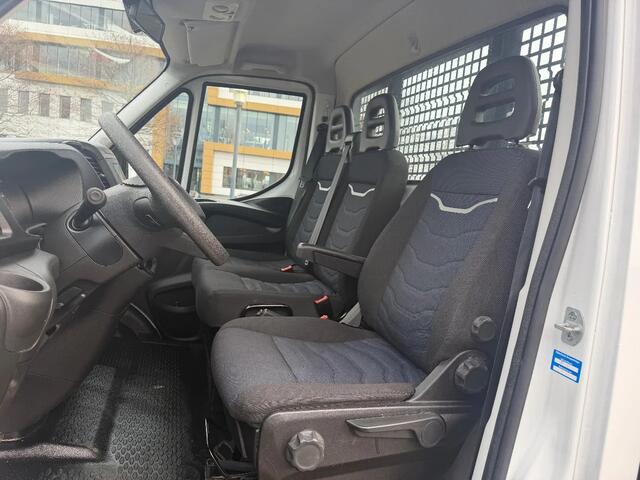 Iveco DAILY 35S12 Openlaadbak Airco Cruisecontrol Trekhaak 12000KM EURO 6
