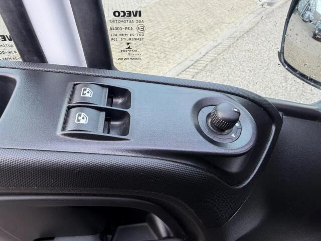 Iveco DAILY 35S12 Openlaadbak Airco Cruisecontrol Trekhaak 12000KM EURO 6