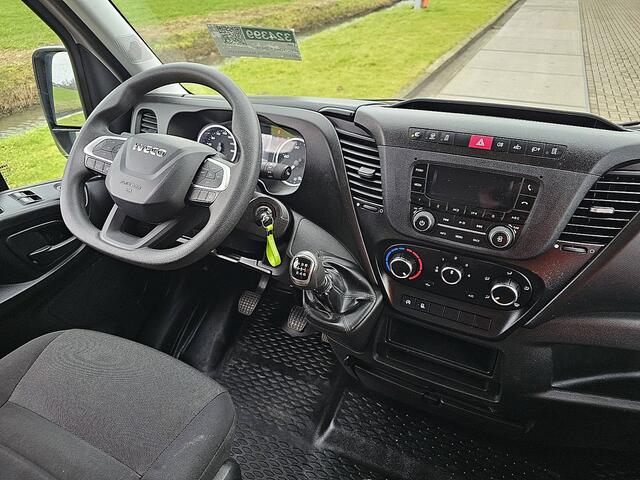 Iveco DAILY 35S14V 2.3 352 L2H2 Airco Cruise Control PDC Achter 3 Zits Euro6 136 PK!