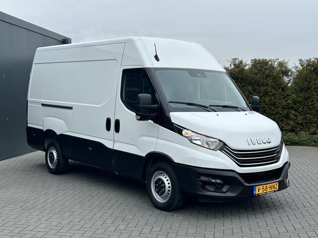 Iveco DAILY 35S14V 2.3 136 PK / L2H2 / 270 A DEUREN / 3.5T TREKHAAK / 45.331 KM !! / AIRCO / BLUETOOTH