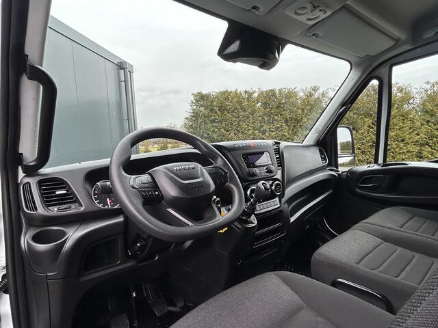 Iveco DAILY 35S14V 2.3 136 PK / L2H2 / 270 A DEUREN / 3.5T TREKHAAK / 45.331 KM !! / AIRCO / BLUETOOTH