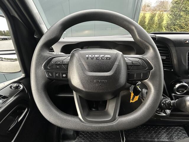 Iveco DAILY 35S14V 2.3 136 PK / L2H2 / 270 A DEUREN / 3.5T TREKHAAK / 45.331 KM !! / AIRCO / BLUETOOTH
