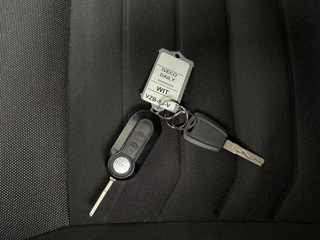 Iveco DAILY 35S14 Hi-Matic Automaat Bakwagen+Laadklep | 4,46 Meter Laadlengte | Navigatie | Camera | Airco | Cruise