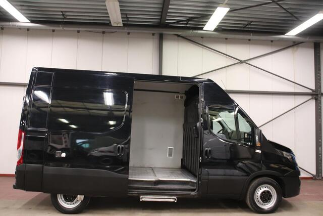 Iveco DAILY 35S16V 2.3 L2H2 160PK 3500 KG TREKVERMOGEN EURO 6 Iveco Daily 35S16V 2.3 L2H2 160 PK 3500 KG TREKVERMOGEN EURO 6