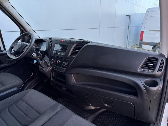 Iveco DAILY 35C14 2.3 L3H2 Dubbellucht Airco Cruise Control Trekhaak Luchtgeveerde Stoel