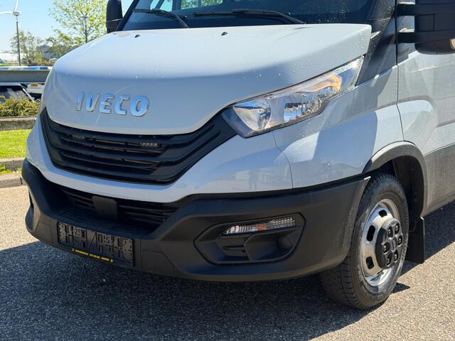 Iveco DAILY 35C18 Dubbelcabine Openlaadbak Automaat Airco Cruisecontrol Trekhaak