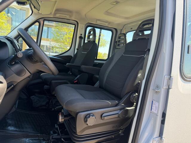 Iveco DAILY 35C18 Dubbelcabine Openlaadbak Automaat Airco Cruisecontrol Trekhaak