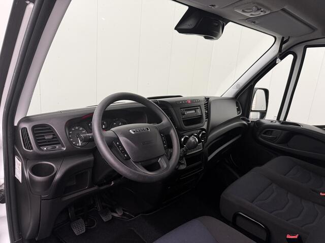 Iveco DAILY 35S16 L2H2 | Euro 6 | Imperiaal | Trekhaak 3500Kg | Airco | 3-zits | Betimmering