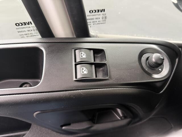 Iveco DAILY 35S16 L2H2 | Euro 6 | Imperiaal | Trekhaak 3500Kg | Airco | 3-zits | Betimmering