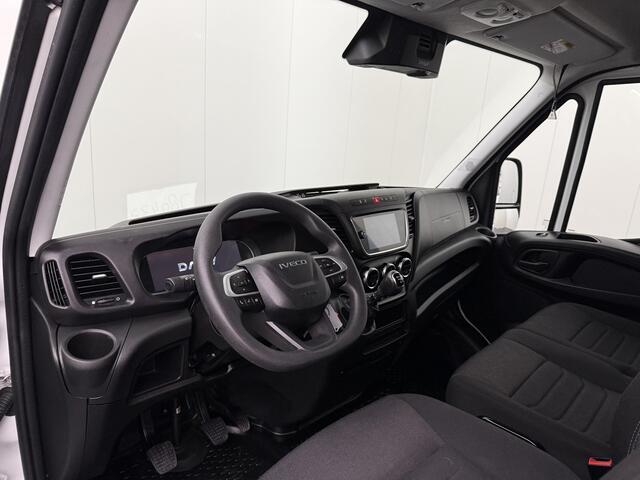 Iveco DAILY 35C16 3.0L Bakwagen+Laadklep ( 2025 ) Fabrieksgarantie | Multimedia | Camera | Airco | Cruise | 3-Zits