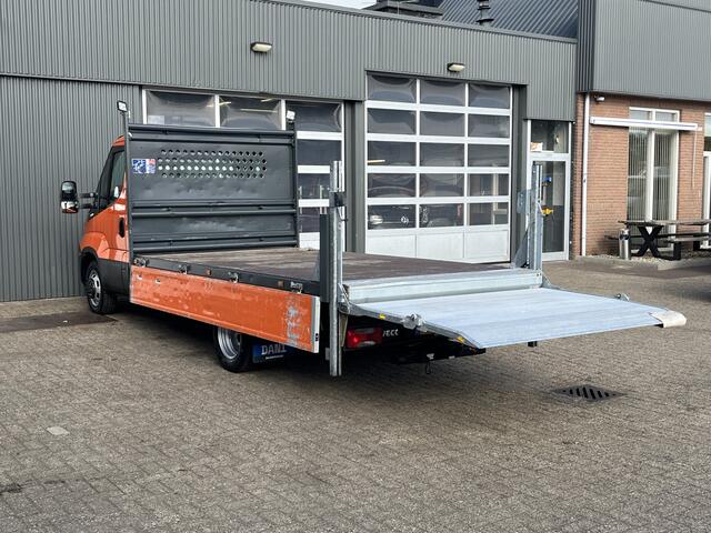Iveco DAILY 35C14 2.3 375 Laadklep 500kg Trekhaak 3500kg trekgewicht Airco 2-Persoons Open laadbak Pick-up P-up Telefoonverbinding Euro 6 Bakwagen