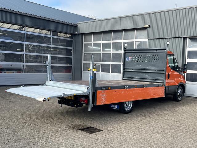 Iveco DAILY 35C14 2.3 375 Laadklep 500kg Trekhaak 3500kg trekgewicht Airco 2-Persoons Open laadbak Pick-up P-up Telefoonverbinding Euro 6 Bakwagen