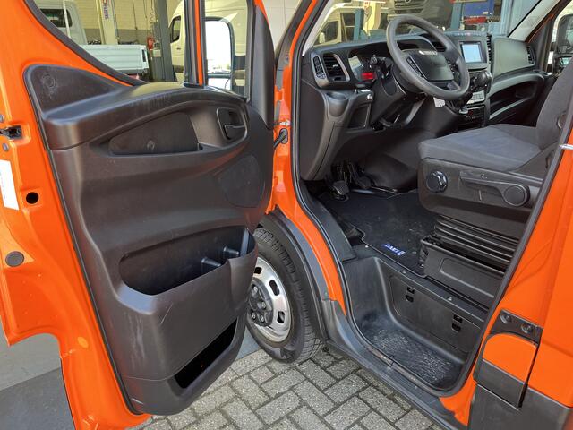 Iveco DAILY 35C14 2.3 375 Laadklep 500kg Trekhaak 3500kg trekgewicht Airco 2-Persoons Open laadbak Pick-up P-up Telefoonverbinding Euro 6 Bakwagen