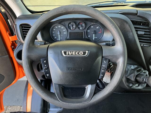 Iveco DAILY 35C14 2.3 375 Laadklep 500kg Trekhaak 3500kg trekgewicht Airco 2-Persoons Open laadbak Pick-up P-up Telefoonverbinding Euro 6 Bakwagen