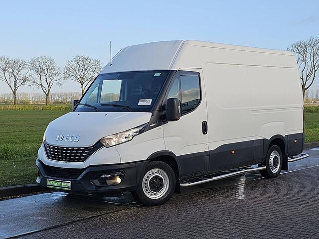 Iveco DAILY 35S14 L2H2 L2H2, automaat, airco, kachel, cruise, trekhaak L2H2, automaat, airco, kachel, cruise, trekhaak.