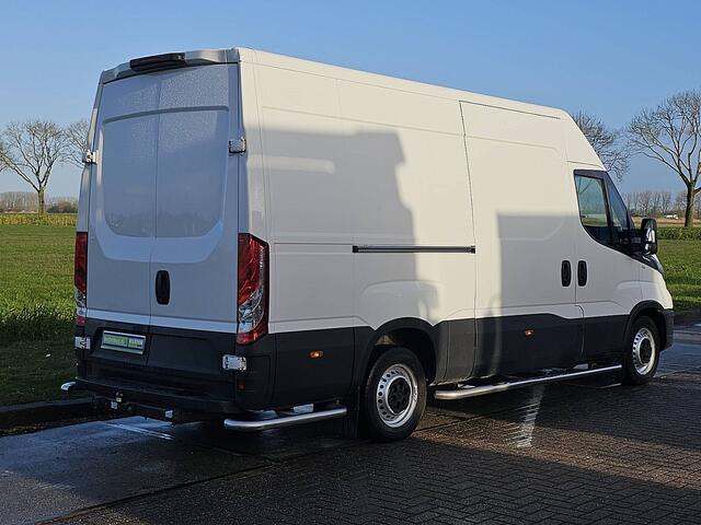 Iveco DAILY 35S14 L2H2 L2H2, automaat, airco, kachel, cruise, trekhaak L2H2, automaat, airco, kachel, cruise, trekhaak.
