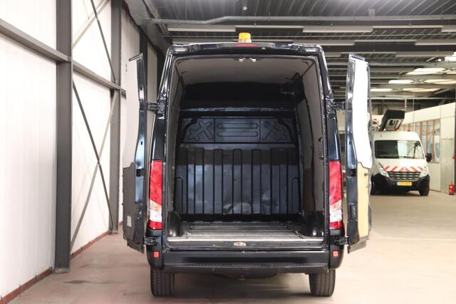 Iveco DAILY 35S16V 2.3 L2H2 160PK 3500 KG TREKVERMOGEN EURO 6 Iveco Daily 35S16V 2.3 L2H2 160 PK 3500 KG TREKVERMOGEN EURO 6