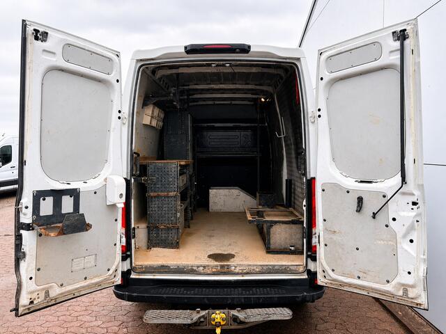 Iveco DAILY 35C14 2.3 L2H2 Dubbellucht Airco Camera Trekhaak 3,5t