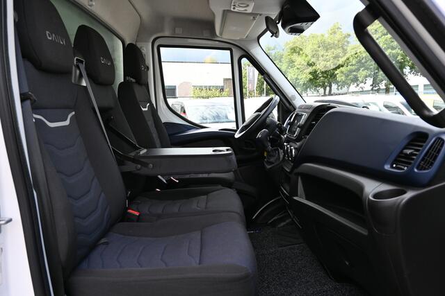 Iveco DAILY 35C18 3.0 Hi-Matic Bakwagen met NIEUWE laadklep Dhollandia klep, LED, Geveerde stoel, Camera