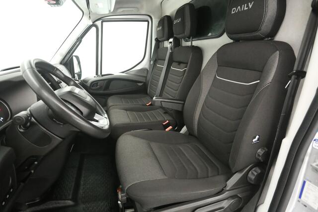 Iveco DAILY 35S16A8 157PK L3H2 | 3500KG Trekgew. | Trekhaak | Luchtvering | Aut. | Camera | Clima | 3 Zits | Cruise | Navi
