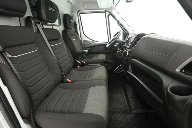 Iveco DAILY 35S16A8 157PK L3H2 | 3500KG Trekgew. | Trekhaak | Luchtvering | Aut. | Camera | Clima | 3 Zits | Cruise | Navi