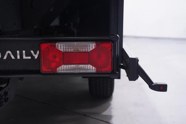 Iveco DAILY 35S12 120 pk Pick Up / Open Laadbak LxBxH 350x207x 40 cm, Trekhaak 3.500 kg, 3-Zits