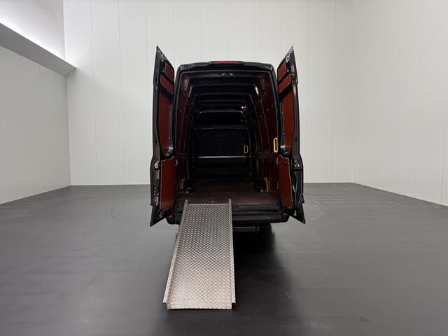 Iveco DAILY 35S18HV 3.0Ltr Hi-Matic Automaat L4H3 Maxi | Bomvol Opties | 3500Kg Trekhaak | Oprijplaat