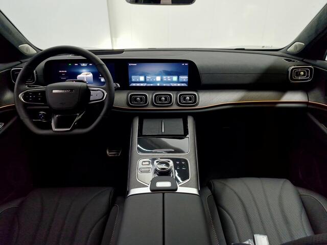 Jaecoo 8 1.5 SHS-P PHEV Exclusive 7 persoons, Automaat, Luxe Lederen Bekleding, Stoelverw./Ventilatie, HUD, elektr. Achterklep, Dodehoek detectie, 1000KM Actieradius
