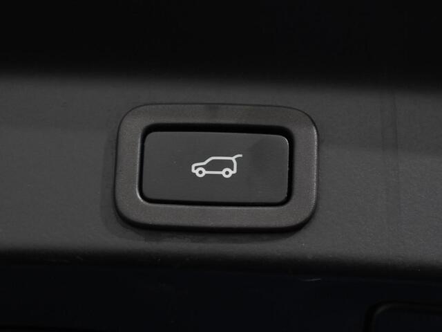 Jaguar F-PACE 5.0 V8 AWD SVR 551 pk Panorama dak | Meridian sound | Premium Pack | Light Pack | ACC | Leder | ADS |360 Camera