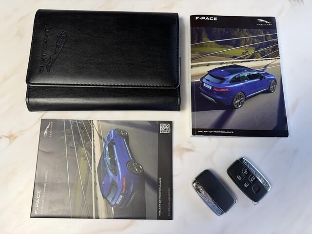 Jaguar F-PACE 2.0 Portfolio AWD AUTOMAAT / R Sport / Panorama Dak / Camera / 42000 KM / 1 e eig