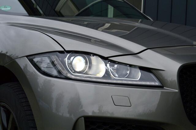 Jaguar F-PACE 2.0 Portfolio AWD 25t R-Sport Rijklaarprijs-Garantie Panoramadak Camera Sport Interieur Navigatie 20 Inch